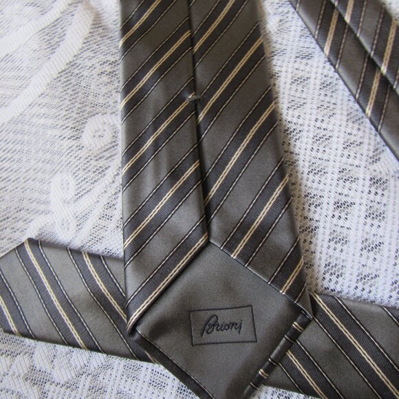 BRIONI Tie 3.2" x 60" Silver Diagonal Striped Silk Tie,made in Italy - Picture 4 of 5